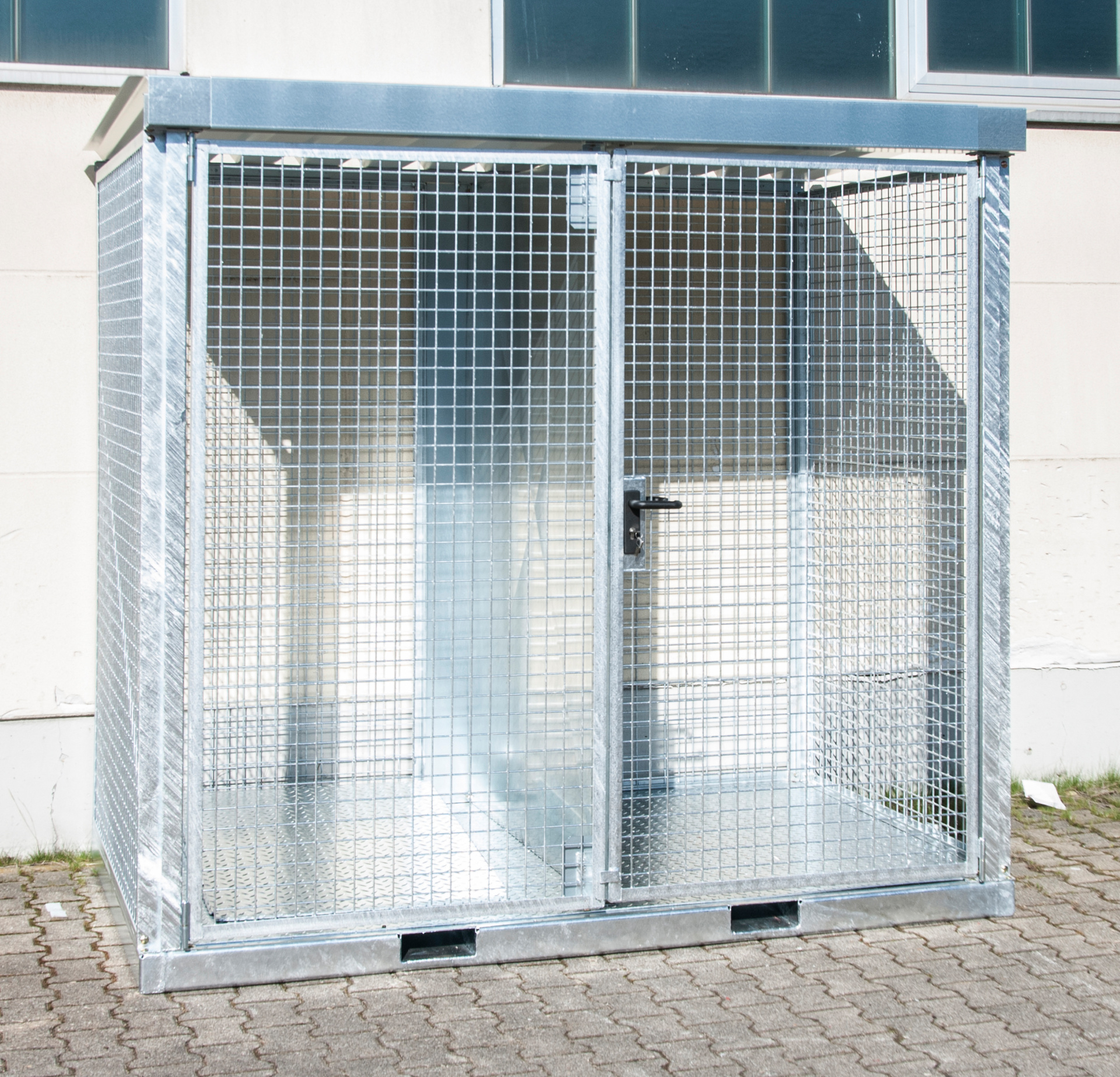 Gasflaschen-Container Typ GFC-E/T feuerverzinkt mit Zubehör